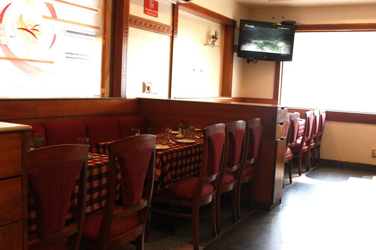 The Samrat Near Railway Station 3*