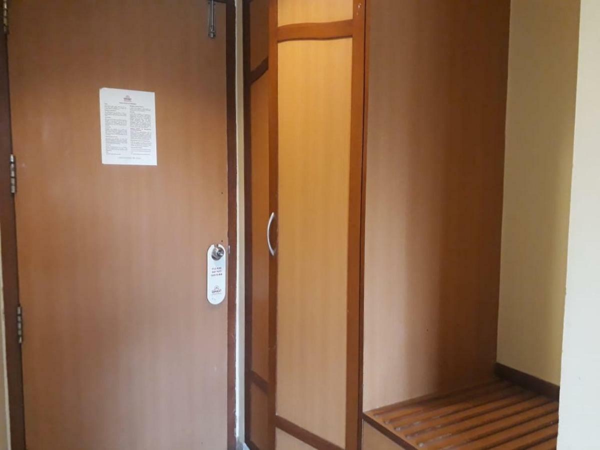 The Samrat Near Railway Station Hotel 3*